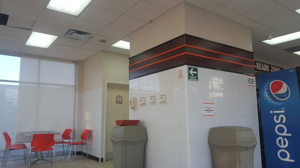 Little Caesars Campeche | Calle Campeche 2020, Madero, 88270 Nuevo Laredo, Tamps., Mexico | Phone: 867 715 8501