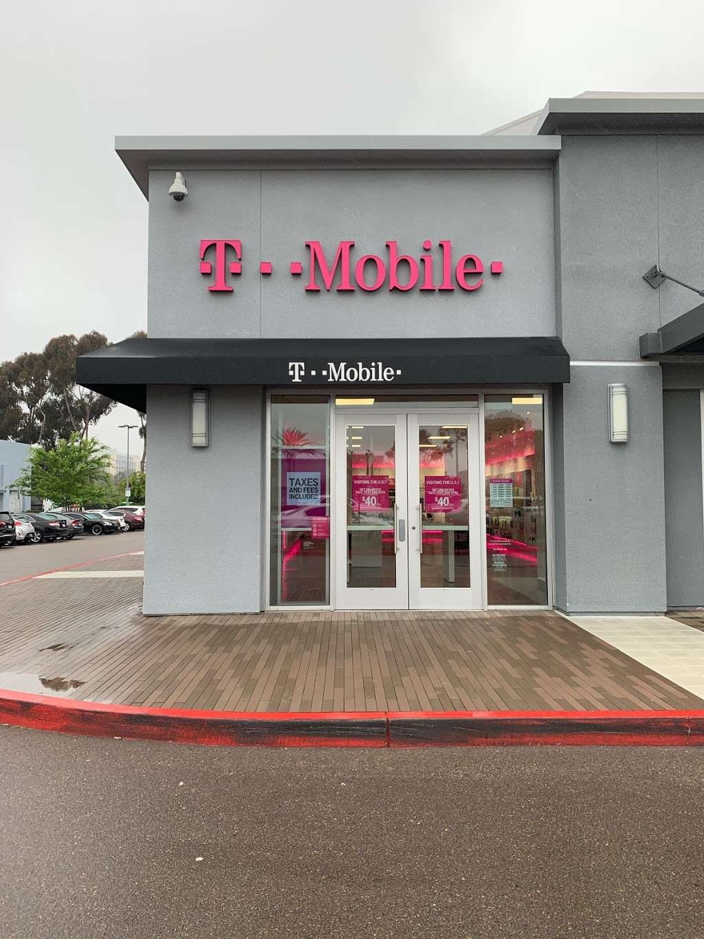 T-Mobile | 8801-8879 Villa La Jolla Dr, La Jolla, CA 92037, USA | Phone: (858) 200-2110