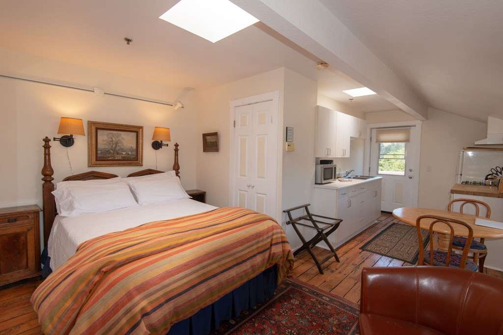 Point Reyes Country Inn | 12050 CA-1, Point Reyes Station, CA 94956, USA | Phone: (415) 663-9696