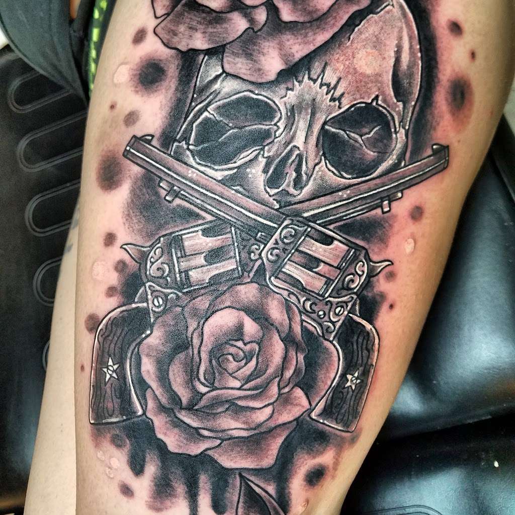 Tattoo Warehouse | 16020 S Lincoln Hwy, Plainfield, IL 60586, USA | Phone: (815) 609-8021