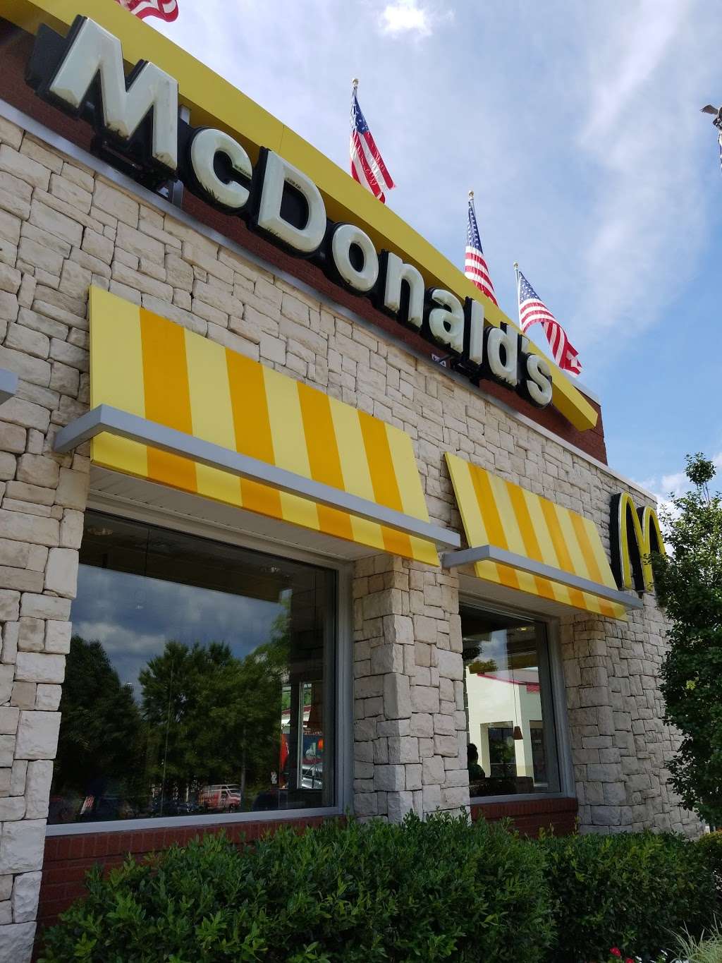 McDonalds | 10216 Dumfries Rd, Manassas, VA 20111, USA | Phone: (703) 392-0276