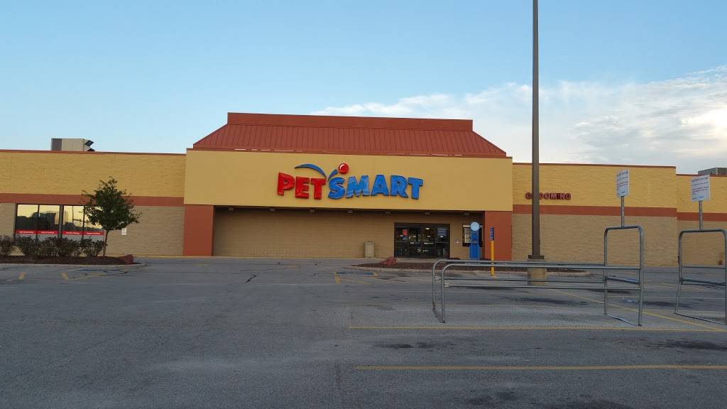 PetSmart - Free Curbside Pickup Available | 715 S 72nd St, Omaha, NE 68114, USA | Phone: (402) 393-3225