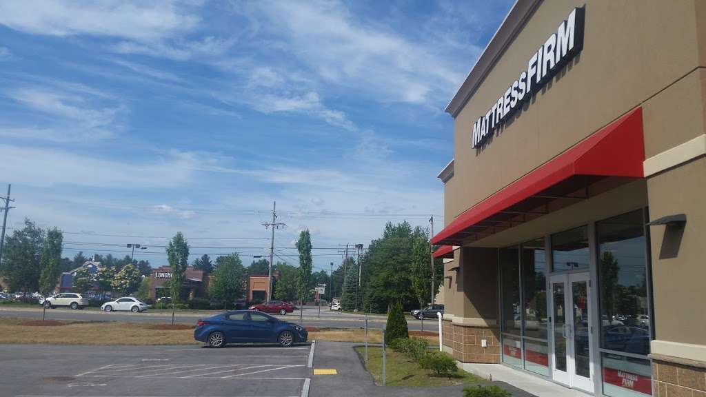 Mattress Firm Amherst Plaza | 131 NH-101A, Amherst, NH 03031 | Phone: (603) 579-4700