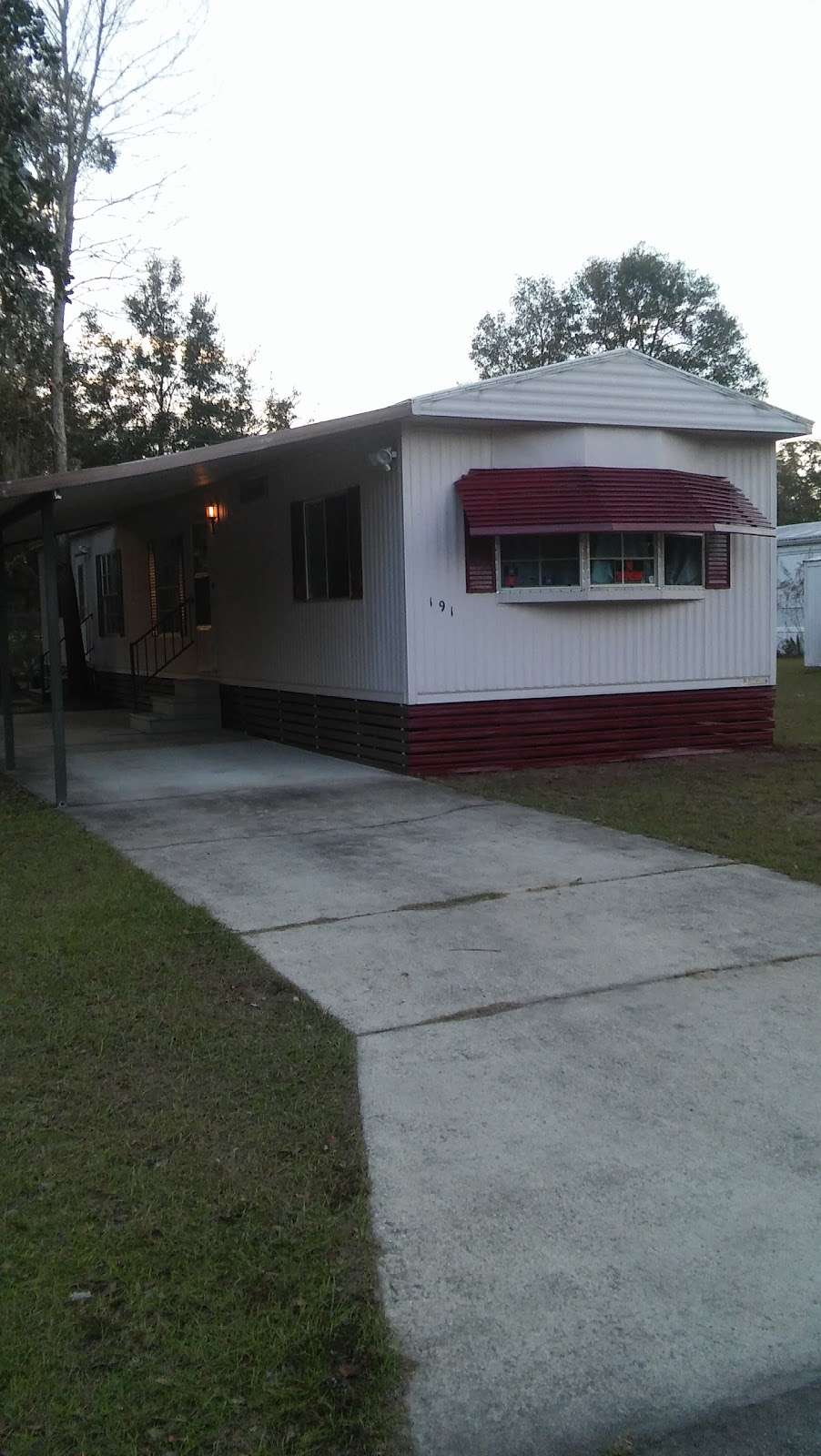 Lindale Mobile Home Park | 5431 NE 35th St #51, Silver Springs, FL 34488, USA | Phone: (352) 236-4706