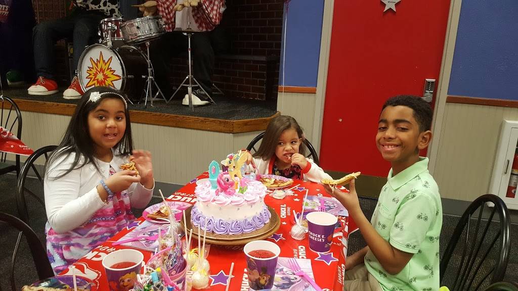 Chuck E. Cheese | 8101 Tonnele Ave, North Bergen, NJ 07047, USA | Phone: (201) 861-2397