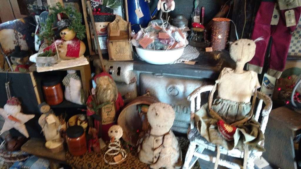 Dusty Treasures | 1922 Oxford Rd, New Oxford, PA 17350, USA | Phone: (717) 624-8178