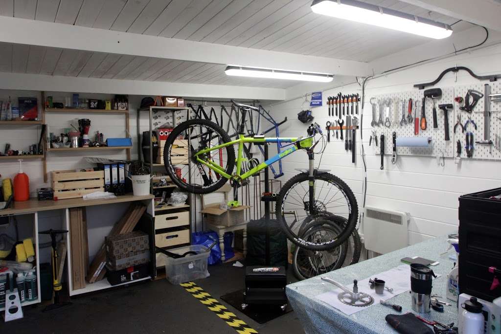 DVNT Bike Co. | Portaferry, Blackbrook Rd, Dorking RH5 4DS, UK | Phone: 07738 755917