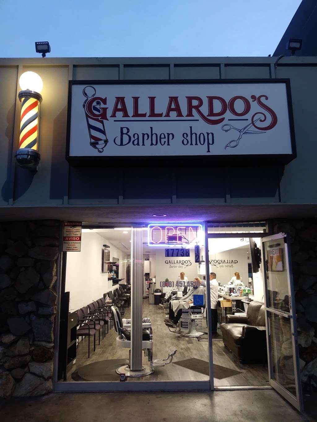 Gallardos Barber Shop | 17738 Sherman Way, Reseda, CA 91335, USA | Phone: (818) 457-4515