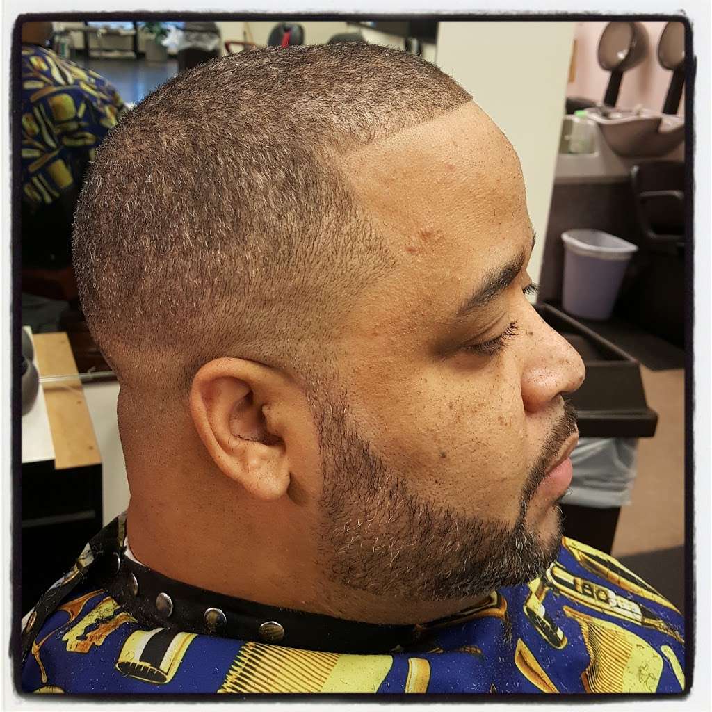 Mels Clip Joint | 1506 Country Ridge Ln, Essex, MD 21221, USA | Phone: (410) 686-6887