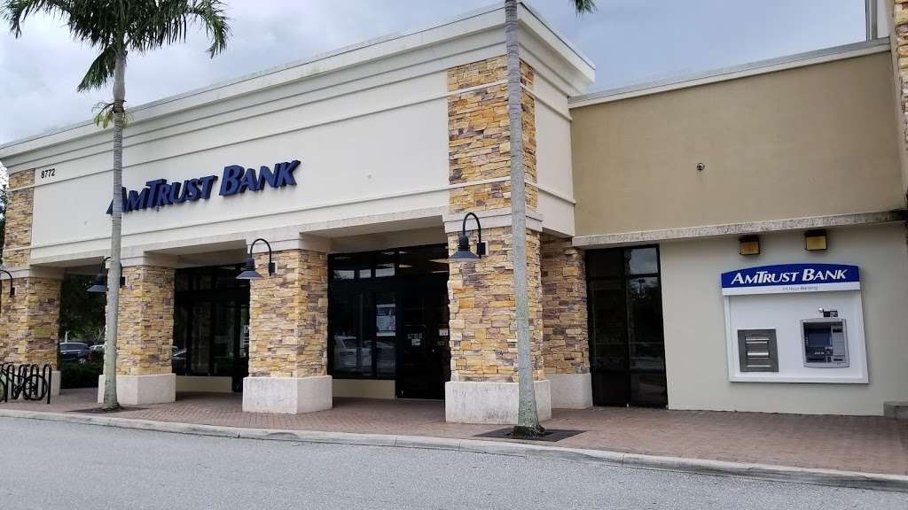 New York Community Bank | 8772 W Boynton Beach Blvd, Boynton Beach, FL 33472, USA | Phone: (561) 736-4410