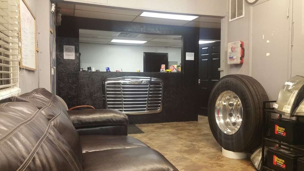 White Glove Truck & Auto Service | 3639 Mesa Dr, Houston, TX 77013, USA | Phone: (713) 979-3700