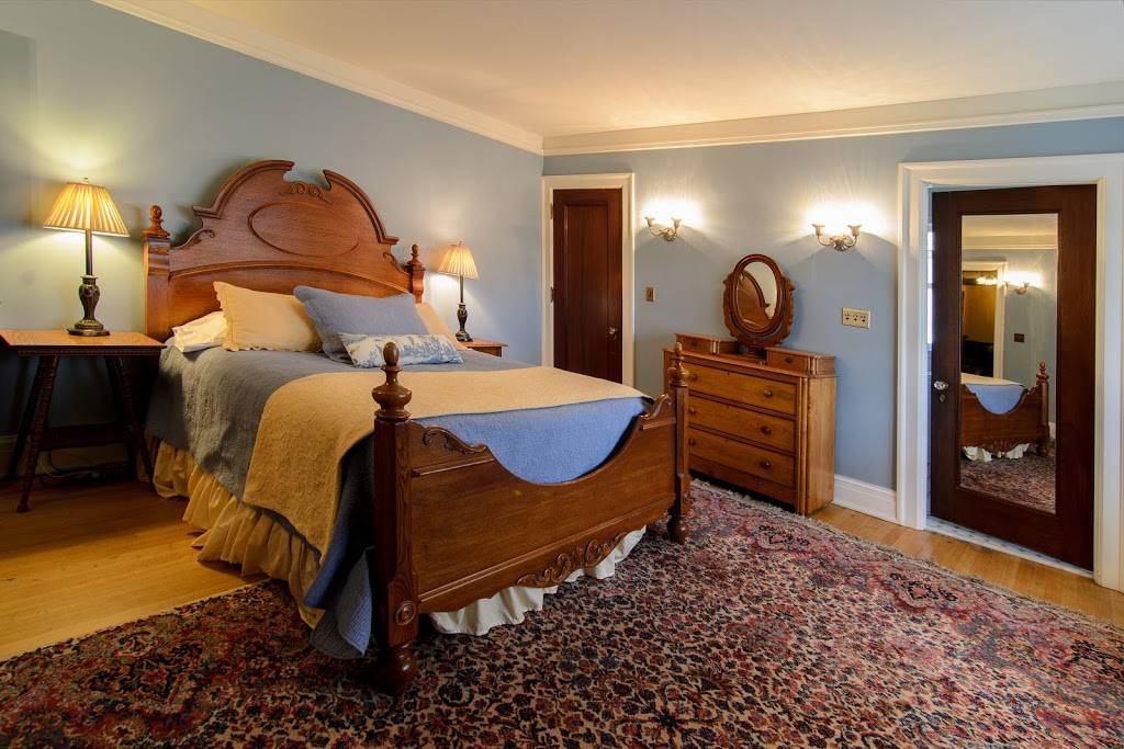 Shafer Baillie Mansion Bed & Breakfast | 907 14th Ave E, Seattle, WA 98112, USA | Phone: (206) 322-4654