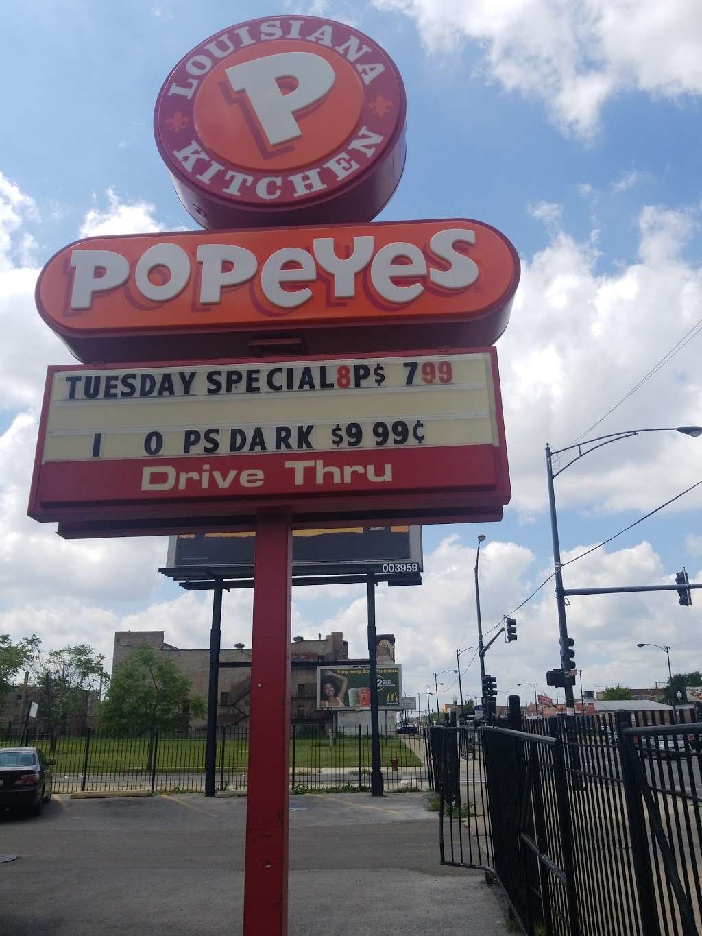 Popeyes Louisiana Kitchen | 3451 Roosevelt Rd, Chicago, IL 60624, USA | Phone: (773) 521-1144