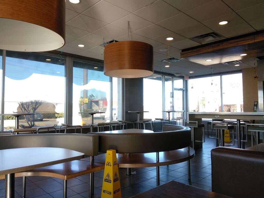 McDonalds | 406 Sheldon Rd, Channelview, TX 77530 | Phone: (281) 452-0785