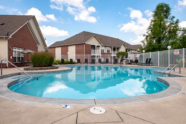 Summit Pointe Apartments | 2400 E Main St, Greenwood, IN 46143, USA | Phone: (317) 888-5470