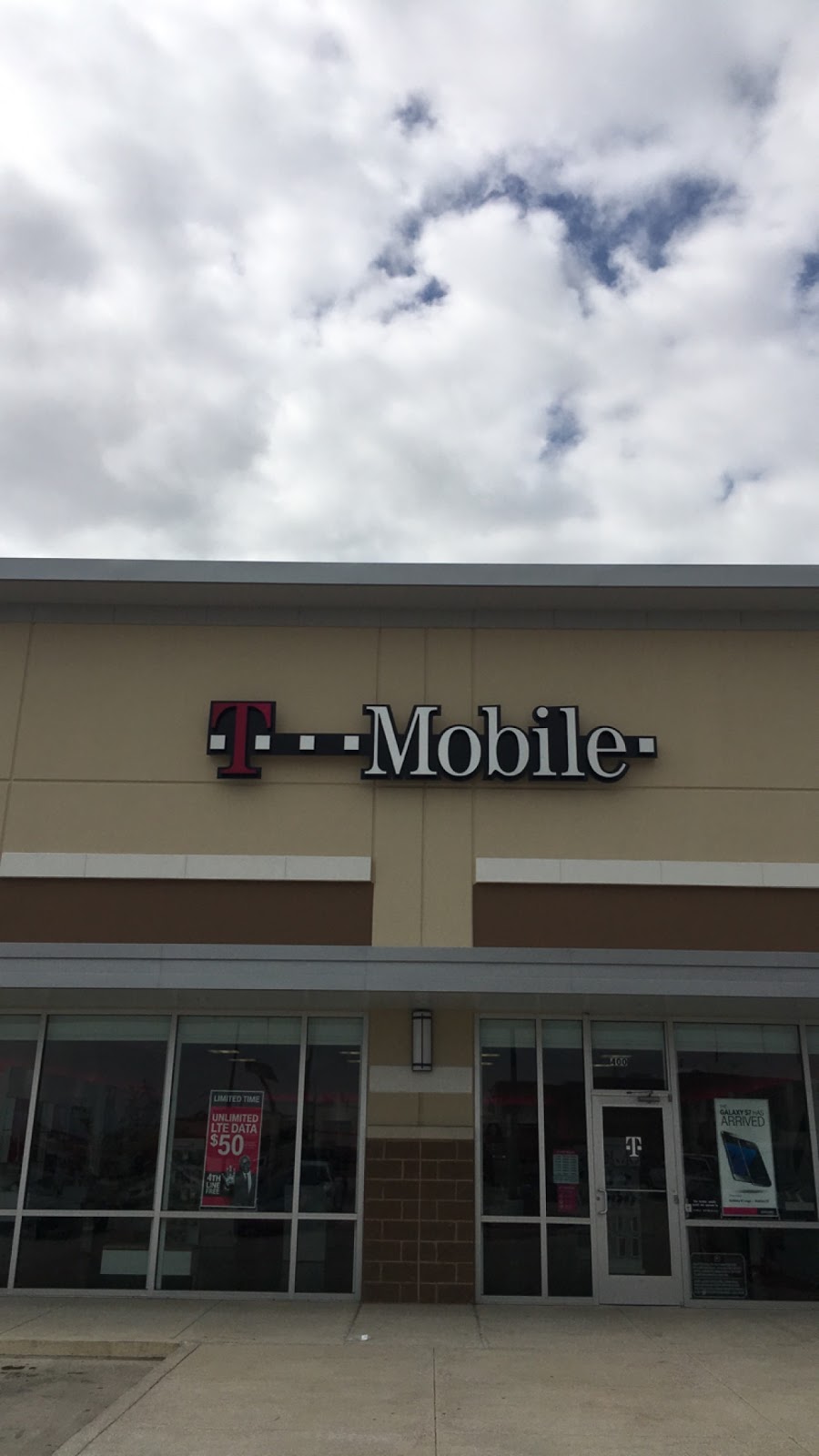 T-Mobile | 8608 N, TX-146 Ste 400, Baytown, TX 77523, USA | Phone: (281) 573-4049