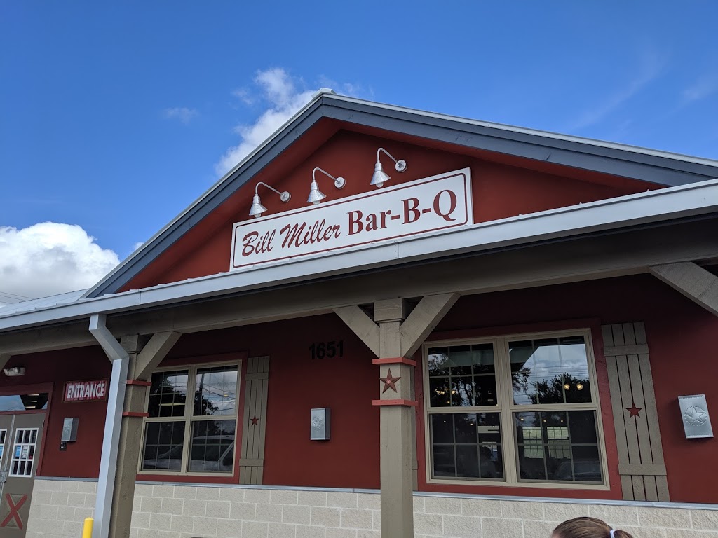 Bill Miller Bar-B-Q | 1651 W Whitestone Blvd, Cedar Park, TX 78613, USA | Phone: (512) 456-0677