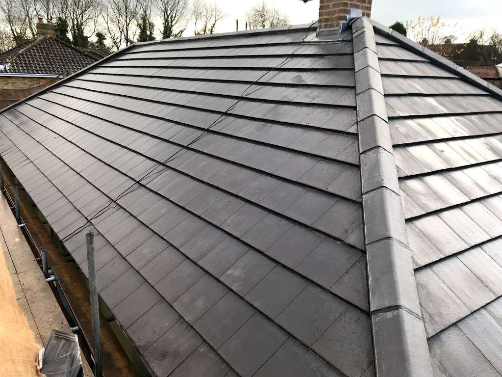 D Hunt Roofing Ltd | 3 Lundy Cl, Crawley RH11 9HF, UK | Phone: 07850 101250