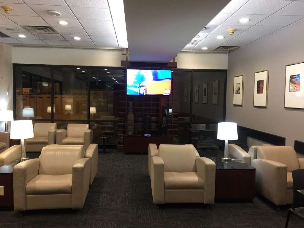 United Club | 3400 E Sky Harbor Blvd, Phoenix, AZ 85034, USA