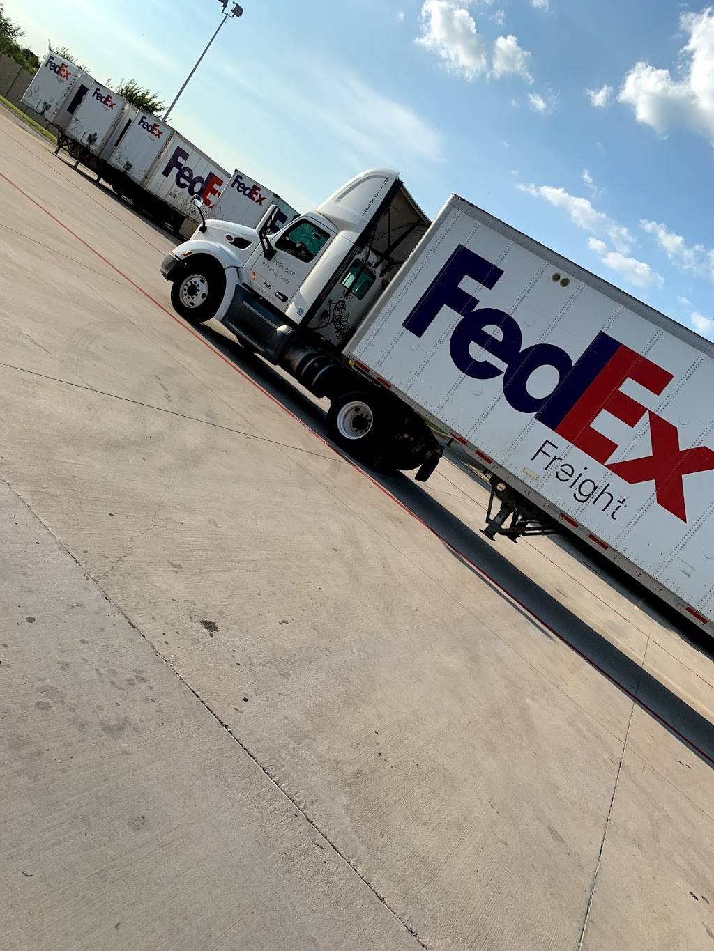 FedEx Freight | 597 Bennett Ln, Lewisville, TX 75057, USA | Phone: (817) 491-9198