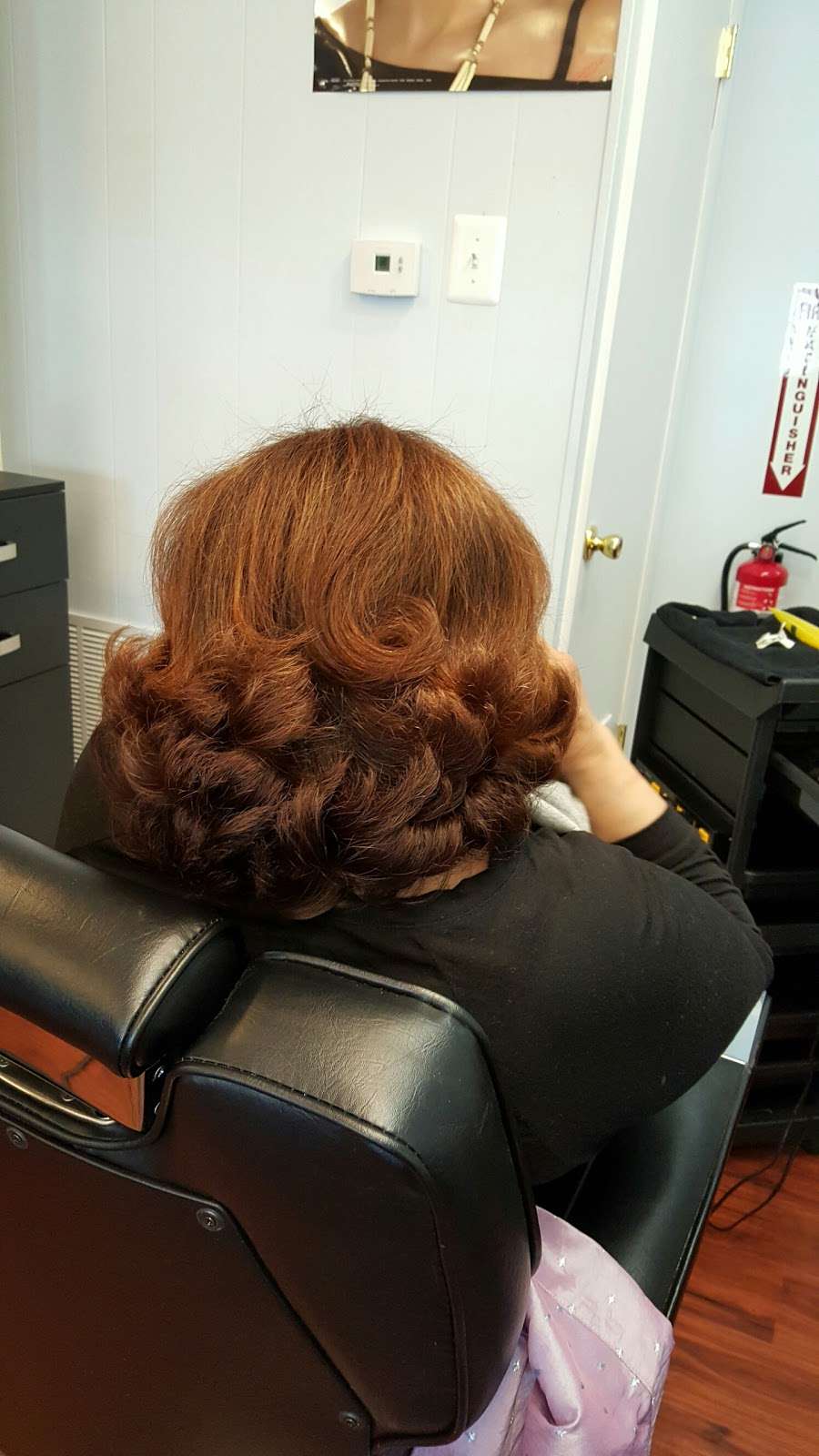 Youngs Main Hair Salon | 10016 Main Street, Fairfax, VA 22031 | Phone: (703) 273-1050