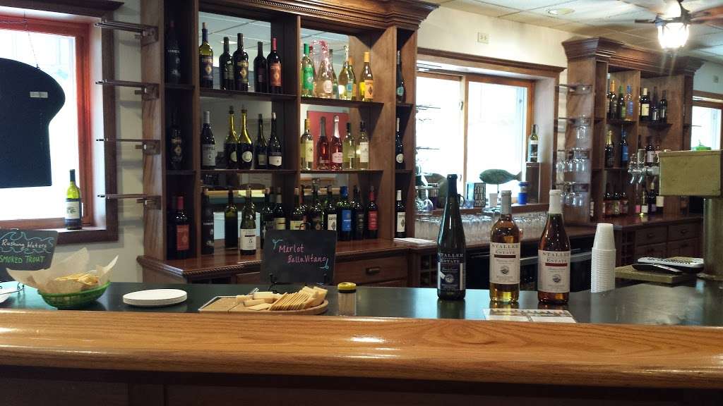 The Delavan Lake Store | 2001 N Shore Dr, Delavan, WI 53115, USA | Phone: (262) 725-6747