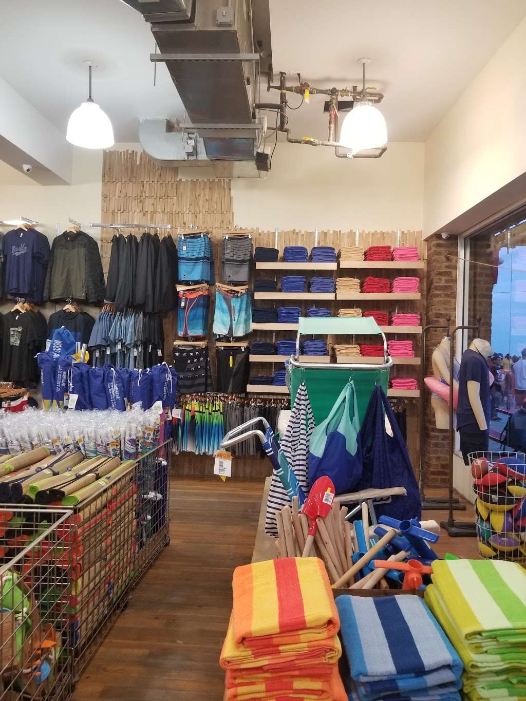 Brooklyn Beach Shop | 1223 Riegelmann Boardwalk, Brooklyn, NY 11224 | Phone: (718) 676-0939