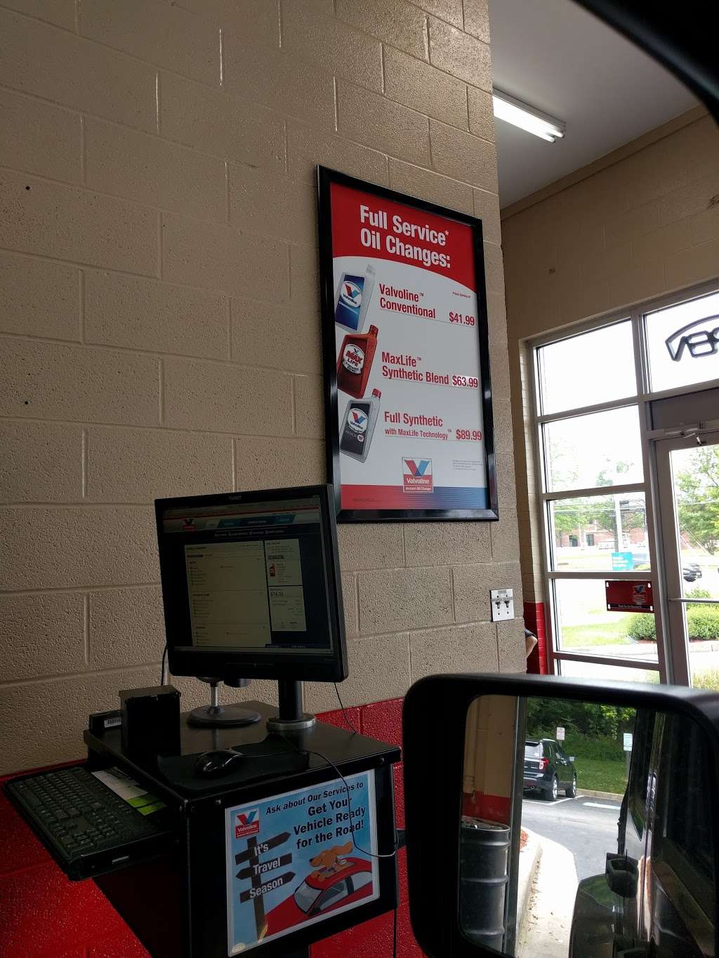 Valvoline Instant Oil Change | 4215 Montgomery Rd, Ellicott City, MD 21043, USA | Phone: (410) 313-8824