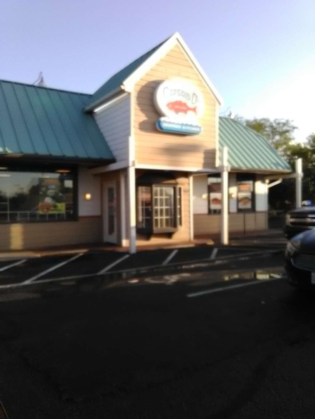 Captain Ds | 5805 Main St, Grandview, MO 64030, USA | Phone: (816) 761-1499