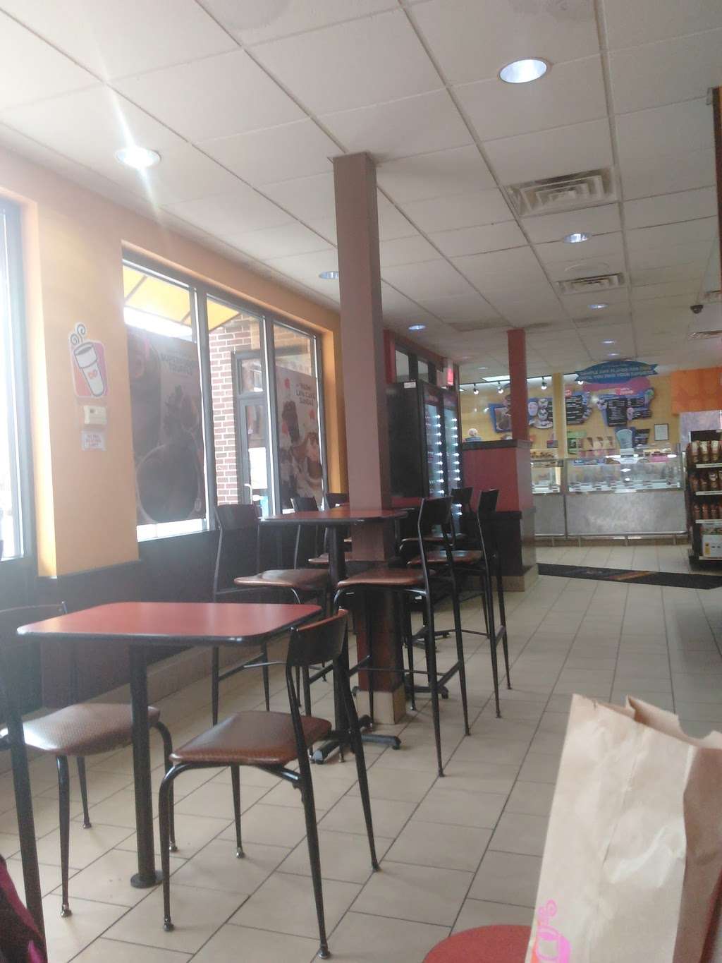 Dunkin Donuts | 1743 W Lawrence Ave, Chicago, IL 60640, USA | Phone: (773) 334-0554