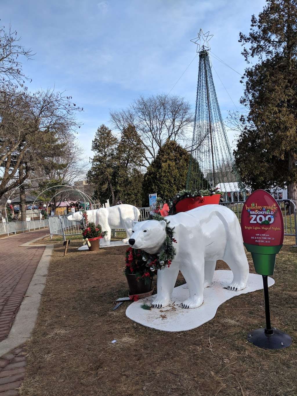 Christkindlmarket Naperville | Naperville, IL 60540 | Phone: (312) 494-2175