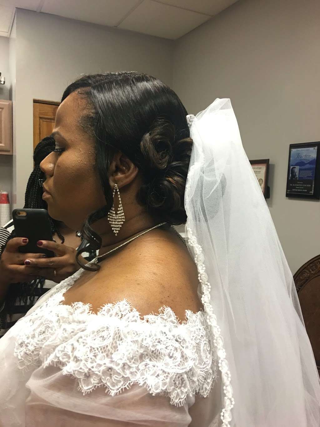 Hair With Ashyia DiVine @ Grandeur Salon And Spa | Granduer Salon And Spa, 1809 Knapp St, Crest Hill, IL 60403, USA | Phone: (815) 408-0772