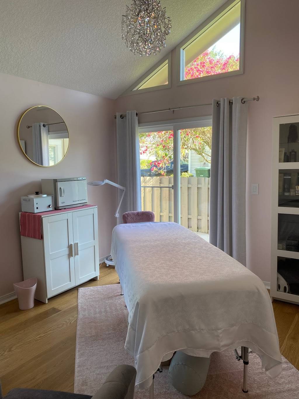 Pink Diamond Spa | 4253 Tradewinds Dr, Jacksonville, FL 32250, USA | Phone: (813) 765-0565