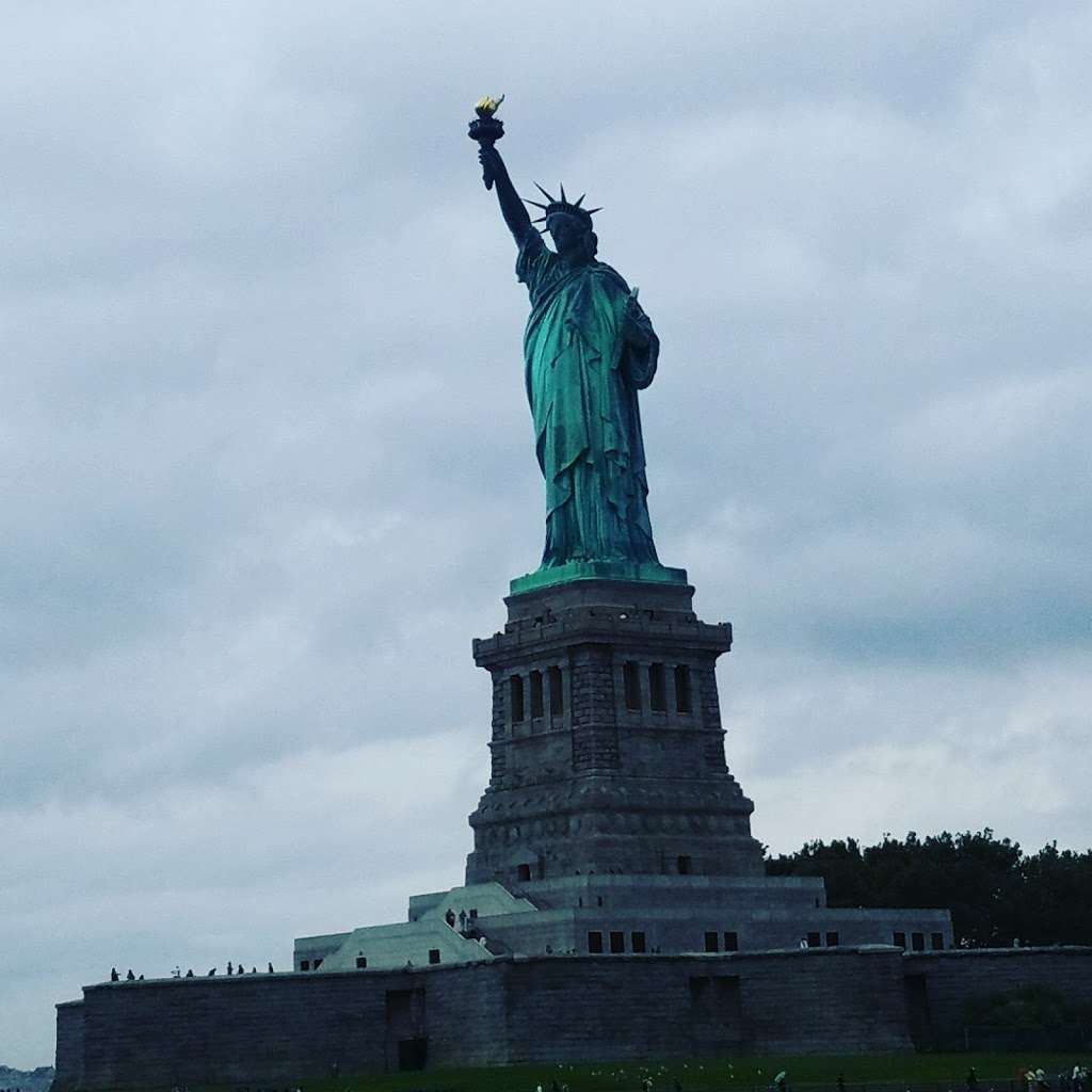 Statue of liberty parking | Photo 4 of 10 | Address: Unnamed Road, Jersey City, NJ 07305, USA | Phone: (201) 915-3400