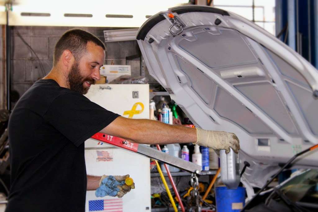 Johnny Roccos Auto Repair | 5265 US-9W, Newburgh, NY 12550, USA | Phone: (845) 561-0260