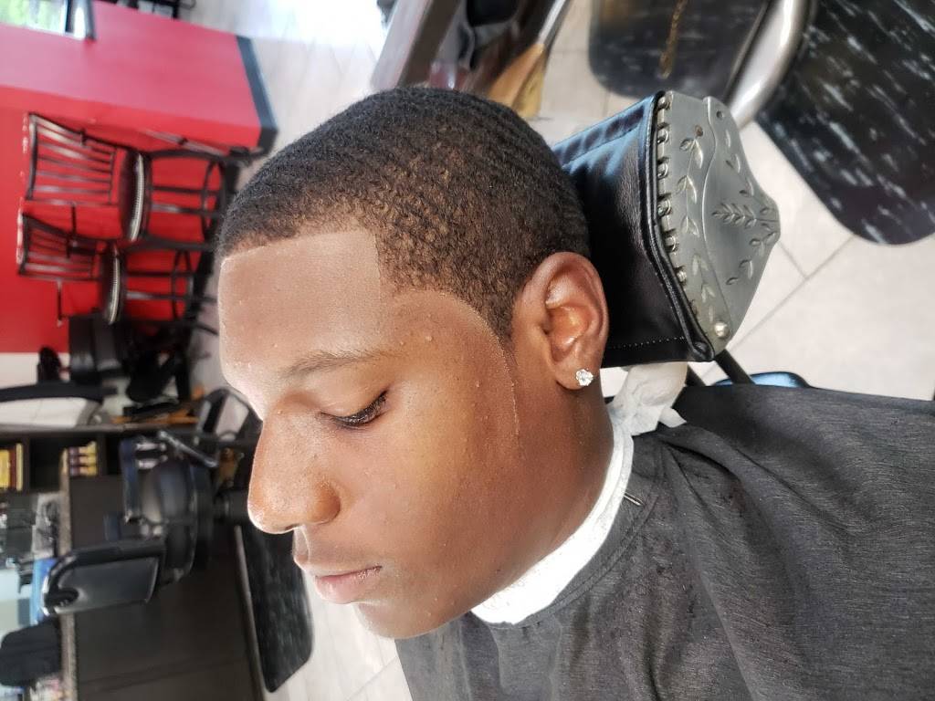 Mos Barbershop | inside Sola Salon 1901, NW Cary Pkwy Suite 105, Morrisville, NC 27560, USA | Phone: (919) 268-0403