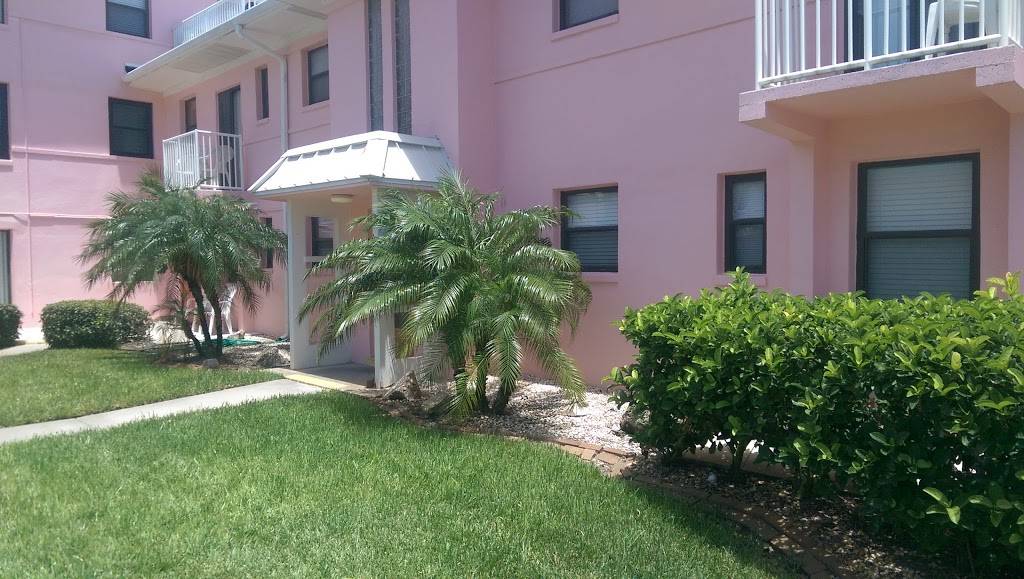 Gulf Winds Resort | 6800 Sunset Way, St Pete Beach, FL 33706, USA | Phone: (727) 367-2131