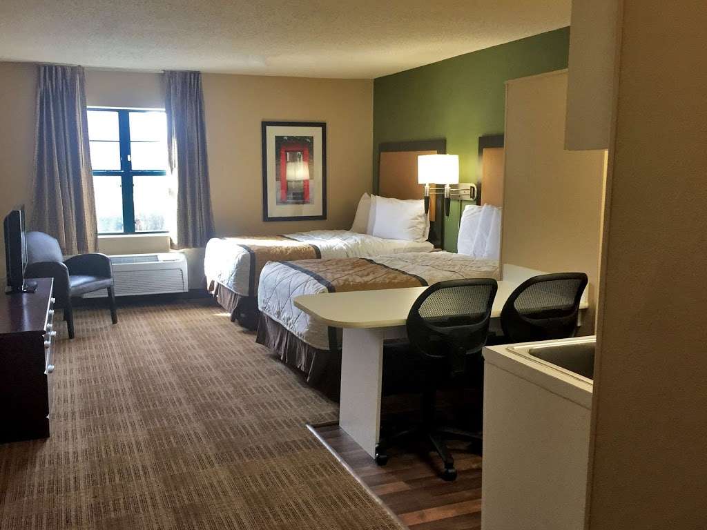 Extended Stay America - Kansas City - Airport - Plaza Circle | 11712 NW Plaza Cir, Kansas City, MO 64153 | Phone: (816) 270-7829