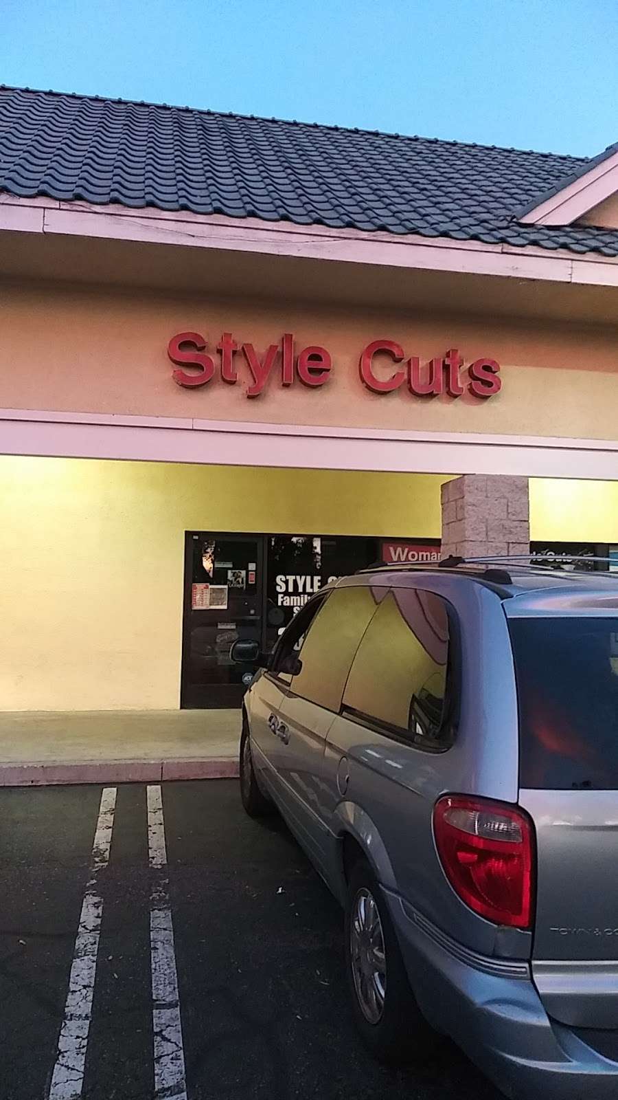 Style Cuts | 1600 E Citrus Ave #H, Redlands, CA 92374, USA | Phone: (909) 389-1135