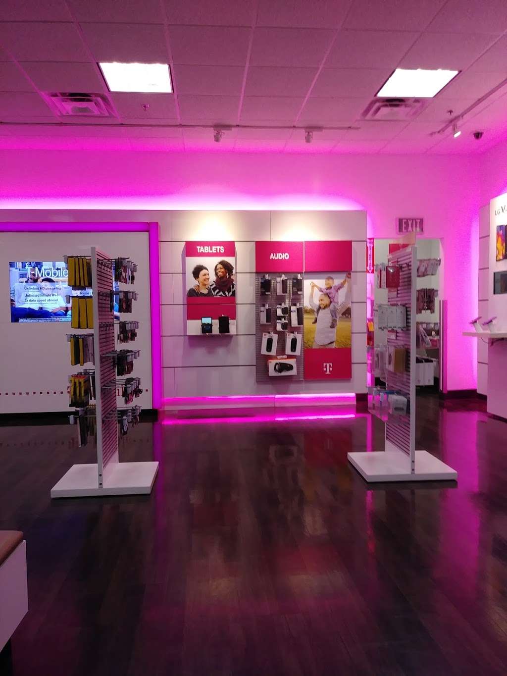 T-Mobile | 5807 University Ave Ste 6, San Diego, CA 92115, USA | Phone: (619) 583-2398