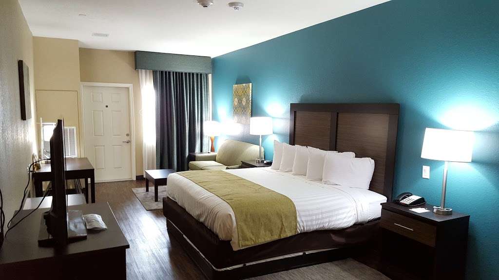 Best Western Plus Galveston Suites | 8502 Seawall Blvd, Galveston, TX 77554, USA | Phone: (409) 740-4300