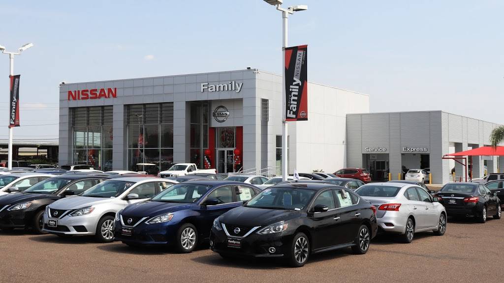 Family Nissan of Laredo | 3701 E Saunders St, Laredo, TX 78041, USA | Phone: (956) 523-8888