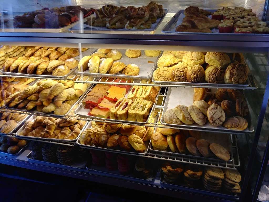 El Aguila Bakery | 5028 Huntington Dr S, Los Angeles, CA 90032, USA | Phone: (323) 222-1925