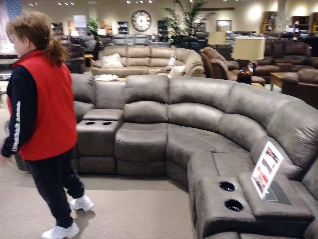 Becker Furniture & Mattress - Northtown | 304 Northtown Dr NE, Blaine, MN 55434, USA | Phone: (763) 780-4800