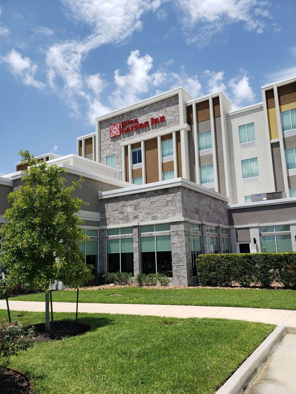 Hilton Garden Inn Houston-Baytown | 4910 E Chase St, Baytown, TX 77521, USA | Phone: (281) 838-8208