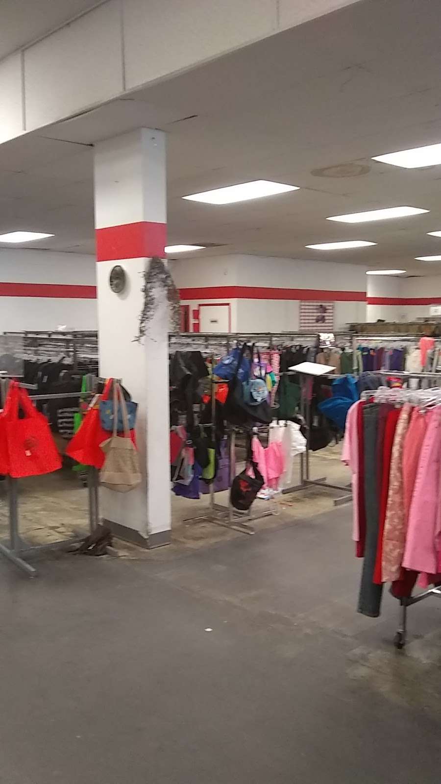 The Salvation Army Family Store | 17079 Valley Blvd Ste #D, Fontana, CA 92335, USA | Phone: (909) 823-1875