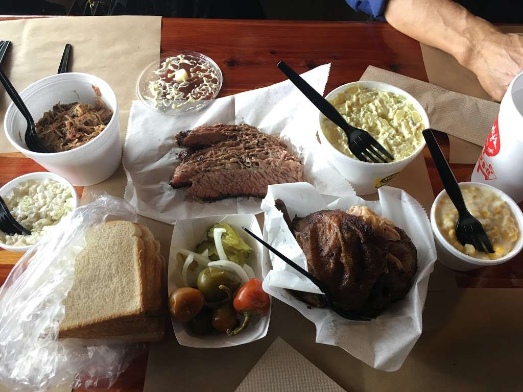 Rudys "Country Store" and Bar-B-Q | 20500 Southwest Fwy, Richmond, TX 77469, USA | Phone: (832) 757-1836