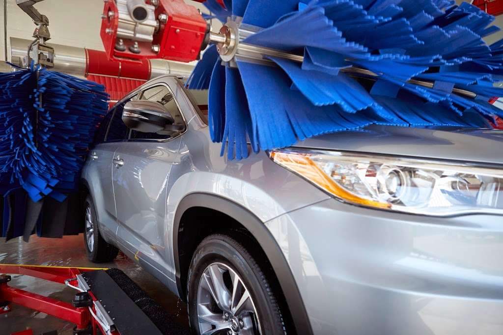 WhiteWater Express Car Wash | 628 Coit Rd, Plano, TX 75075, USA | Phone: (214) 504-1770