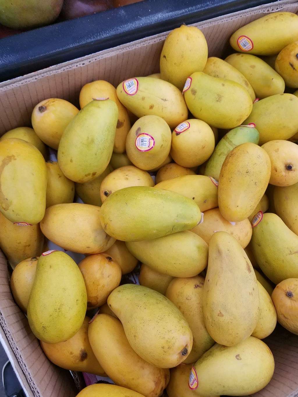 Superior Grocers | 815 W Holt Blvd, Ontario, CA 91762, USA | Phone: (909) 988-6121