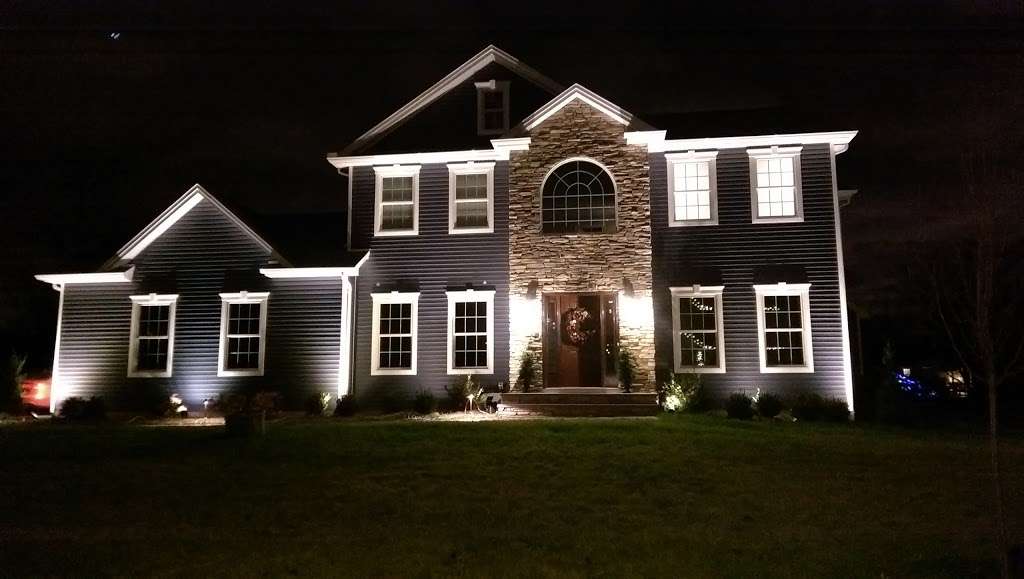 Firefly Landscape Lighting | 7 Derfuss Ln, Blauvelt, NY 10913 | Phone: (201) 639-4888